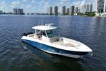 Boston Whaler 350 Outrage