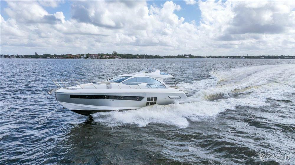 2015 Azimut