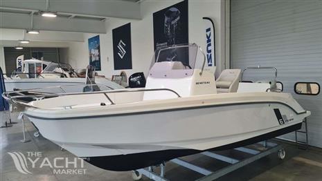 BENETEAU FLYER 6 SPACEDECK