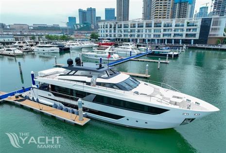 Ferretti Yachts 1000