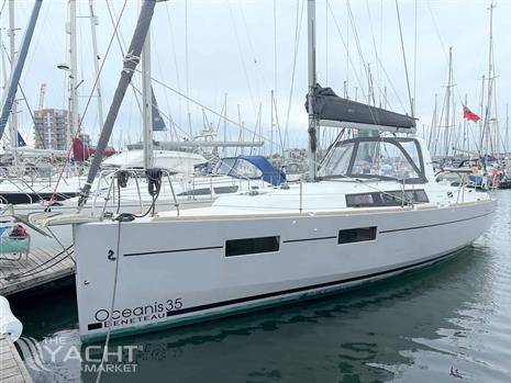 Beneteau Oceanis 35