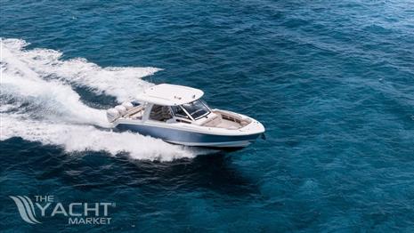 Boston Whaler 350 Realm