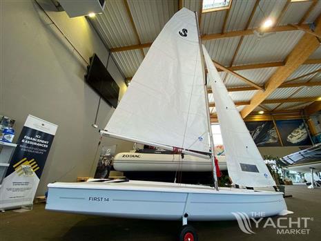 BENETEAU FIRST 14