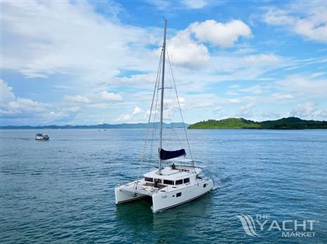 Lagoon Lagoon 450 - Used Sail Catamaran for sale