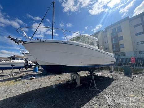 Beneteau Antares 710