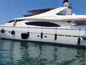 Ferretti 881