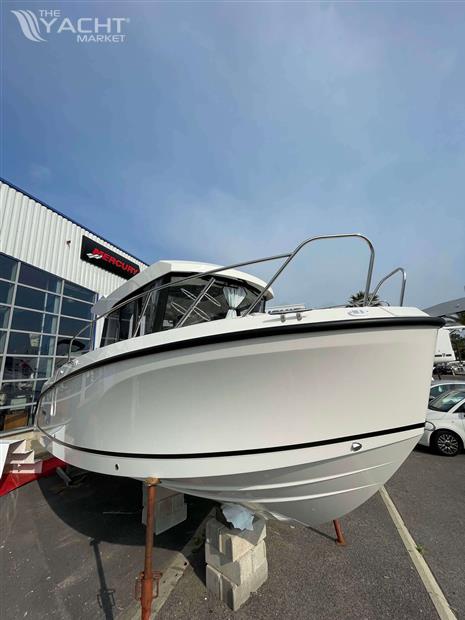 QUICKSILVER QUICKSILVER 805 PILOTHOUSE