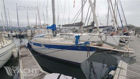 HALLBERG RASSY HALLBERG RASSY 352