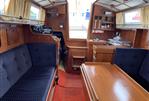 Hallberg-Rassy 31 Monsun - Hallberg-Rassy 31 - Saloon looking aft