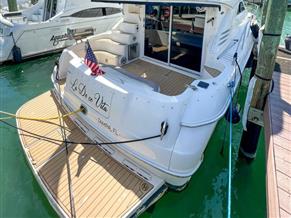 Sea Ray Flybridge 400