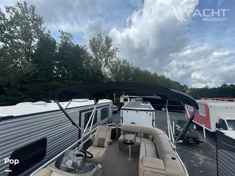 Tracker Party Barge 20 DLX - 2021 Tracker Party Barge 20 DLX - Photo #1