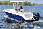 Robalo Center Console R222