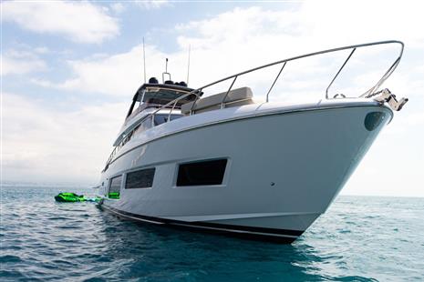 Ferretti Yachts 670