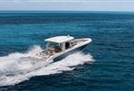 Boston Whaler 350 Realm