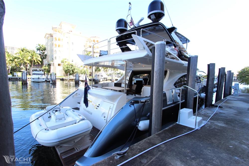 2012 Azimut