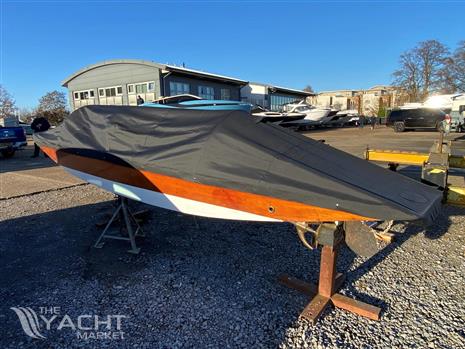 Custom Boats Classic Mahogany Punt