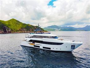 Custom Line Navetta 33