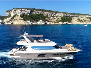 Prestige Yacht 620
