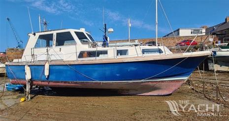 Guernsey Boatbuilding &amp; Engineering Co. Ltd Castlemaine 35 - Beached