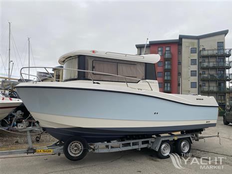 Quicksilver 675 Pilothouse