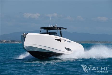 Cayman Yachts 400 WA