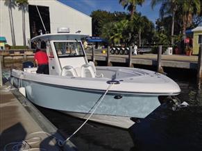 Everglades Boats 325CC
