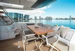 Ferretti Yachts 670