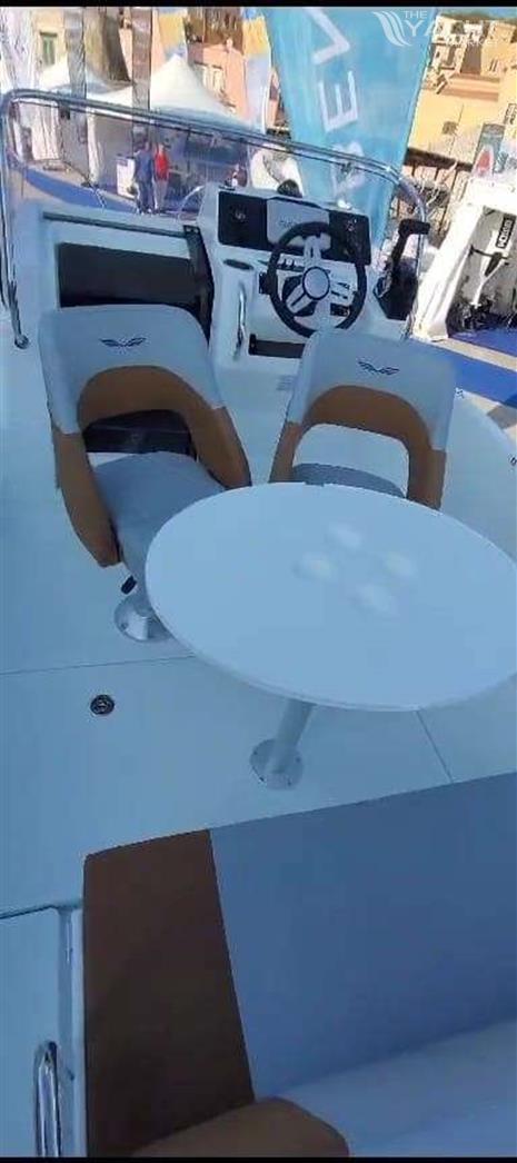 BENETEAU FLYER 6 SUNDECK