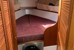 White Silk 28 - White Silk 28 - Forward Cabin