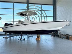 BOSTON WHALER DAUNTLESS 270