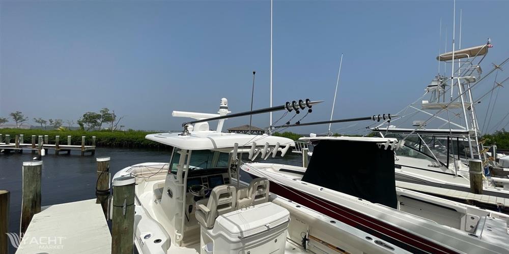 2021 Boston Whaler