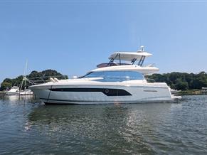 Prestige 520 Flybridge