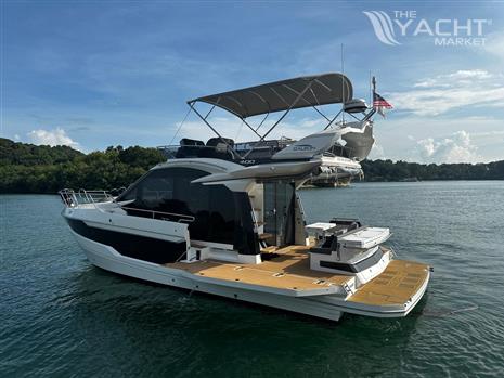 Galeon 400 Fly