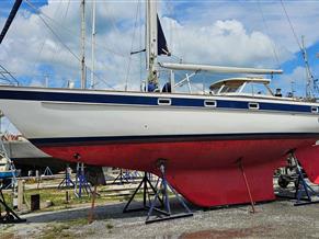 HALLBERG RASSY HALLBERG RASSY 42