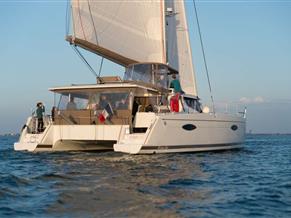 FOUNTAINE PAJOT HELIA 44