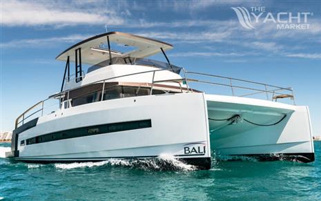 BALI 4.3 POWER CATAMARAN