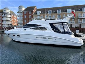 Sealine F42/5