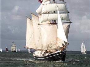 Tall Ship 3-mast top gallant Schooner