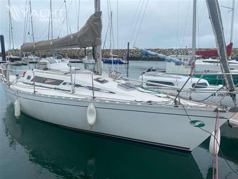 BENETEAU FIRST 30 E