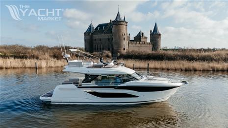 Prestige F4 #03 - Prestige-F4-motor-yacht-for-sale-exterior-image-Lengers-Yachts-16-scaled.jpg