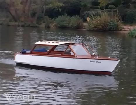 George Wilson &amp; Sons 19&#39; Wooden Dayboat