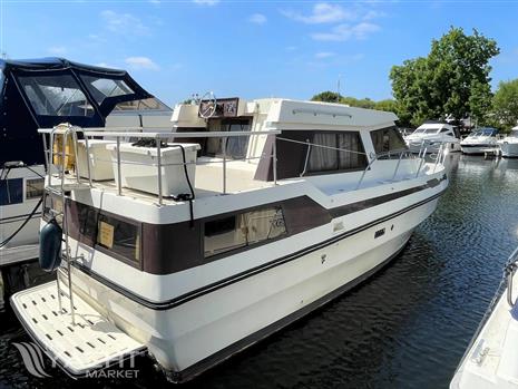 Birchwood Boats 31 Commodore