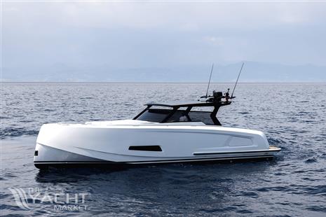 Vanquish VQ45 T TOP - Vanquish-motor-yacht-for-sale-exterior-image-Lengers-Yachts0.jpg