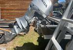 Sunchaser Vista 18 LR - Honda 50 HP Engine