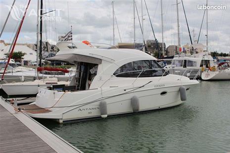 BENETEAU ANTARES 30 FLY