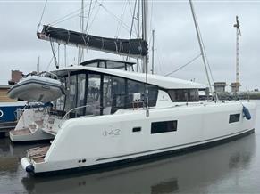 Lagoon 42