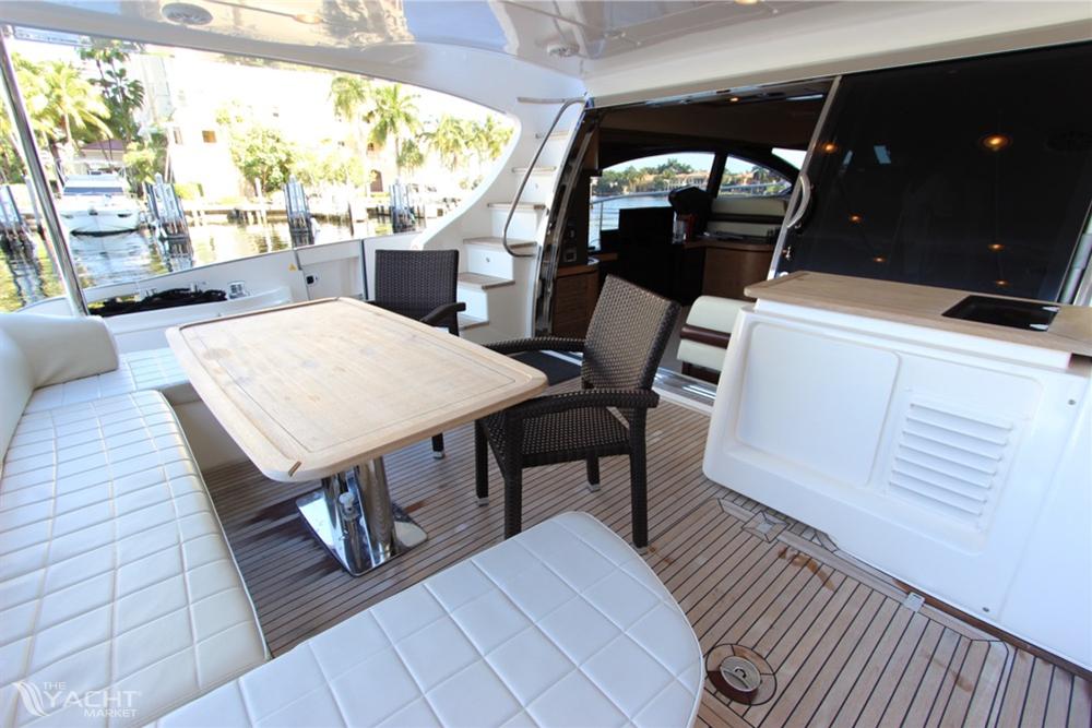 2012 Azimut