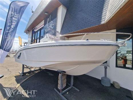 BENETEAU FLYER 6 SPACEDECK