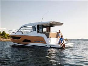 sealine c 390