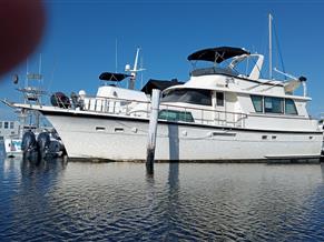 Hatteras 53 Extended Deckhouse